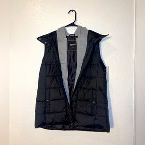 Puffer vest by Arizona Co. Black with grey hoodie in a size large